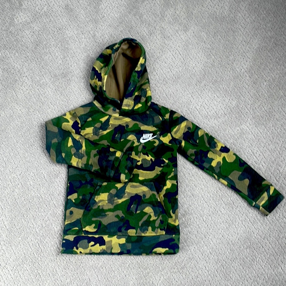 Nike pull over